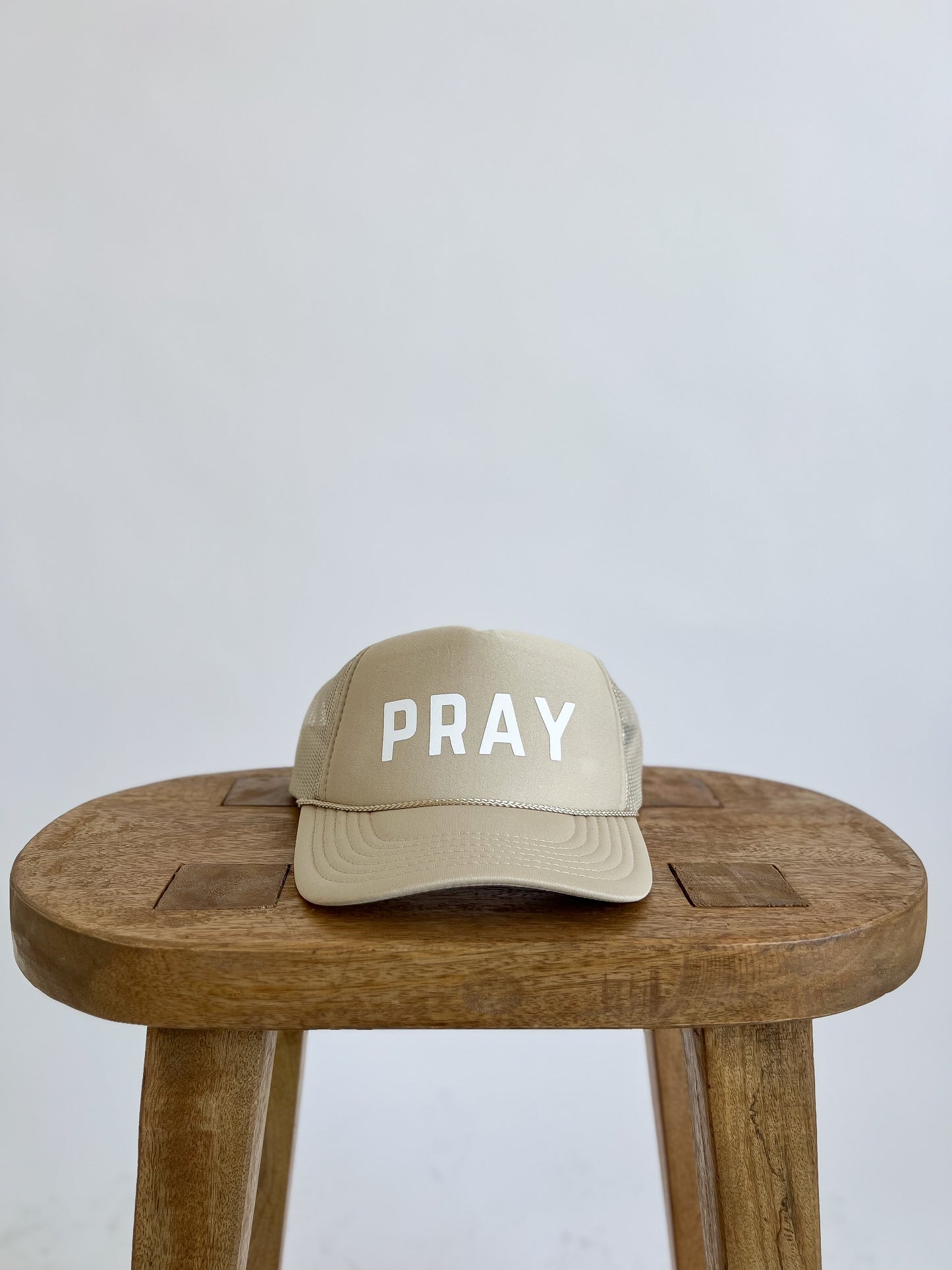 PRAY TRUCKER HAT // BEIGE