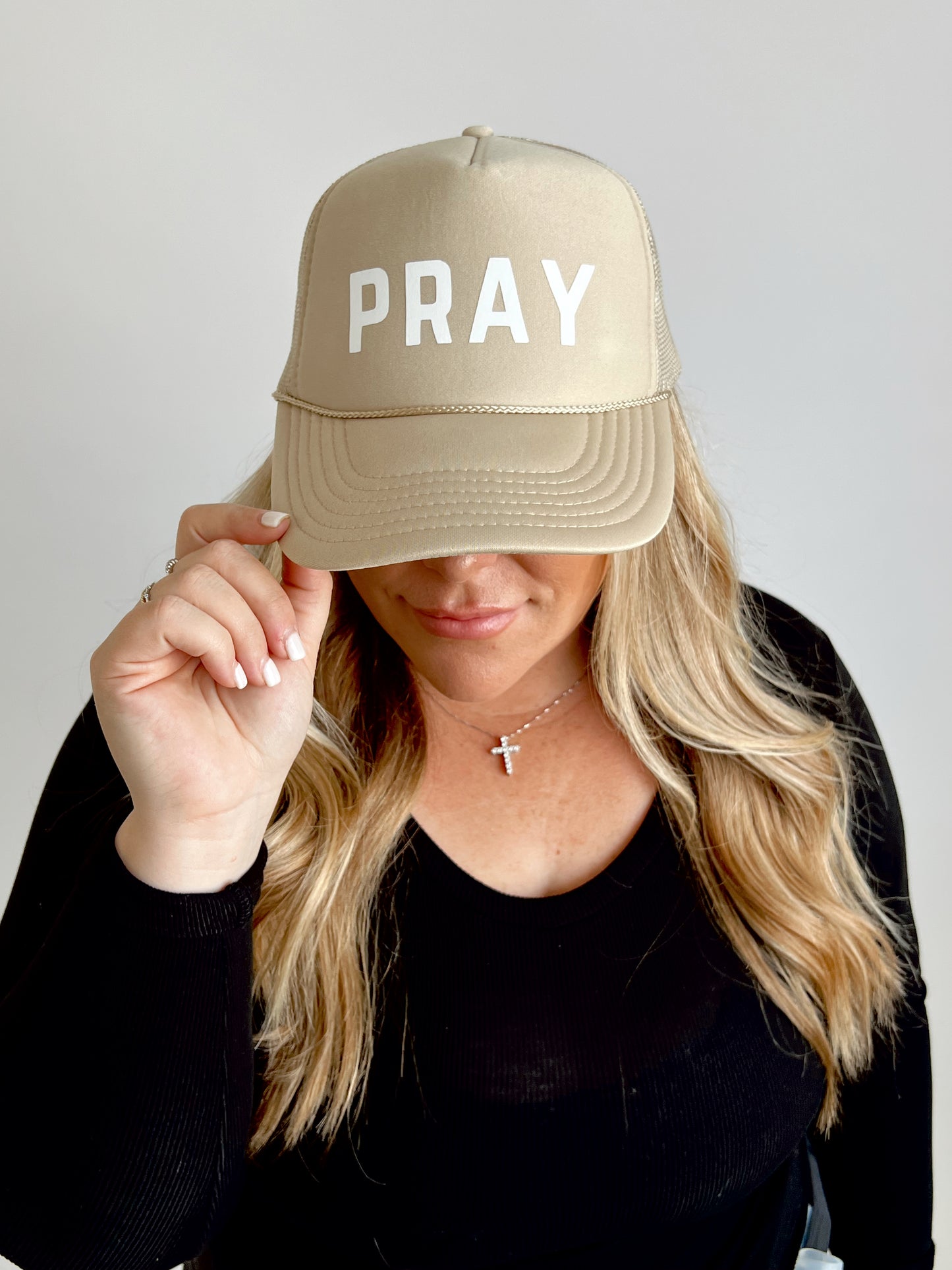 PRAY TRUCKER HAT // BEIGE